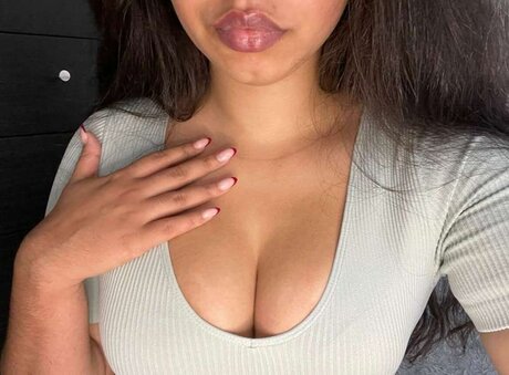 Naken läckt OnlyFans-bild av Ellaroseyyfree