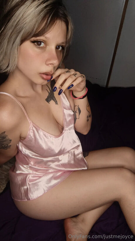 Alaston vuotanut OnlyFans-kuva Justmejoyce