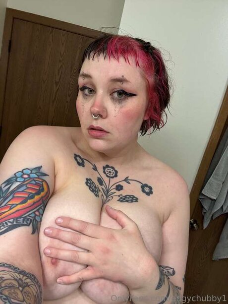 Alaston vuotanut OnlyFans-kuva Edgychubby1