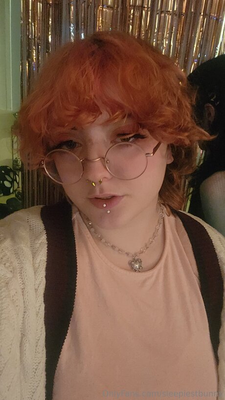 Naken läckt OnlyFans-bild av Sleepiestbunny