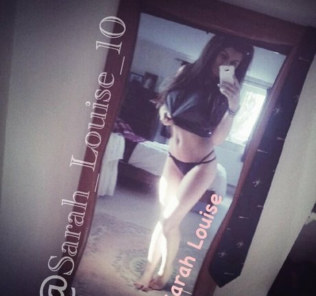 Naken läckt OnlyFans-bild av Sarah Louise
