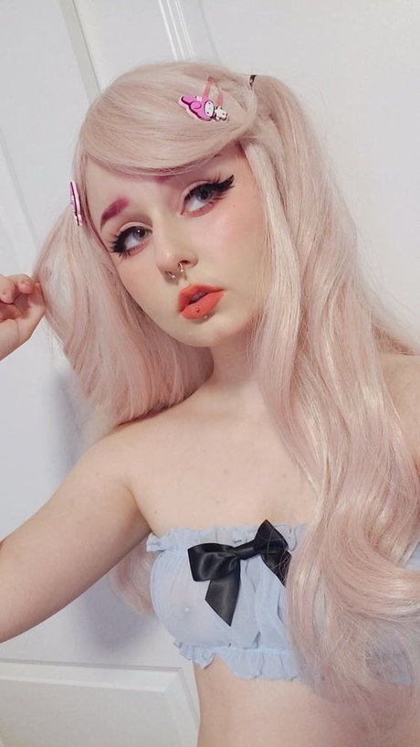 Naken läckt OnlyFans-bild av Peachie Sweetie