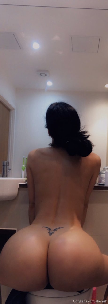 Naken läckt OnlyFans-bild av Shenizh