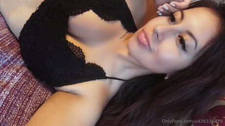 Naakte gelekte OnlyFans-foto van Alejandraa Aguilar