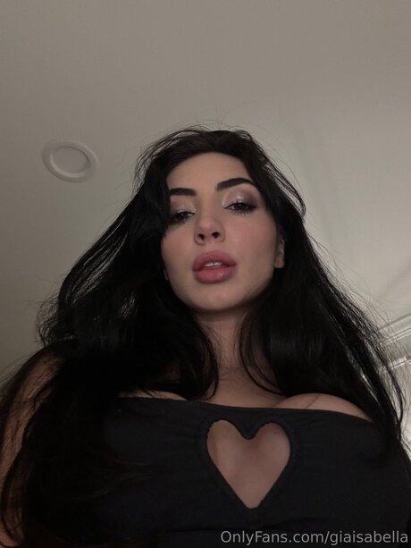 Alaston vuotanut OnlyFans-kuva Giaisabella