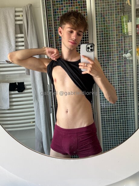Naken läckt OnlyFans-bild av Gabrieldiorvip