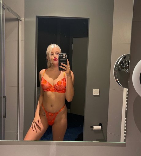 Обнаженная фотография утечки OnlyFans от Chloe Verhagen