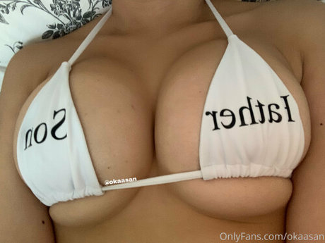 Foto nua vazada do OnlyFans de Okaasan