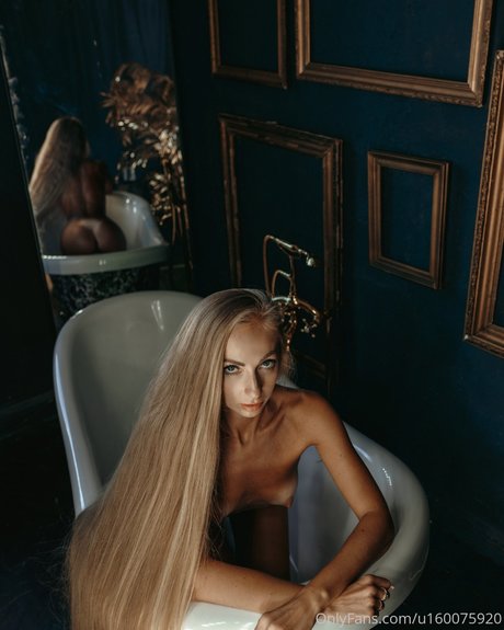 Alona Kravchenko