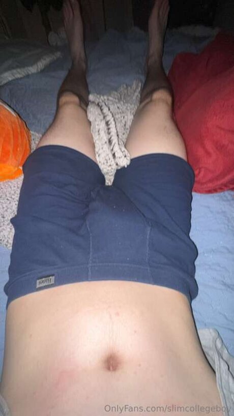 Naken läckt OnlyFans-bild av Slimcollegeboy
