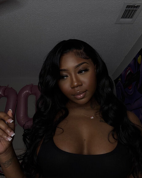 Naken läckt OnlyFans-bild av Barbiedollaceee2