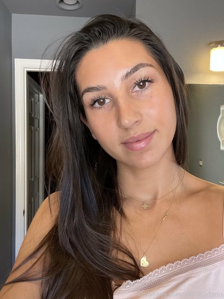Naakte gelekte OnlyFans-foto van Jade Lee