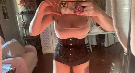 Naken läckt OnlyFans-bild av Jade Stryker