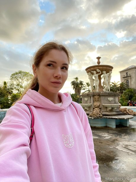 Naken läckt OnlyFans-bild av Little Queen