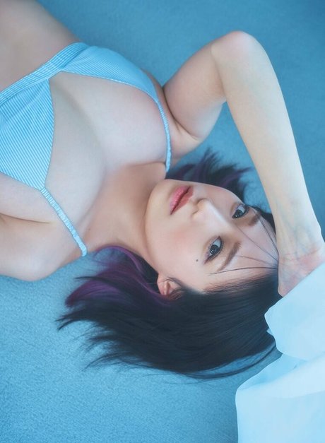 Naakte gelekte OnlyFans-foto van Aoi Haru