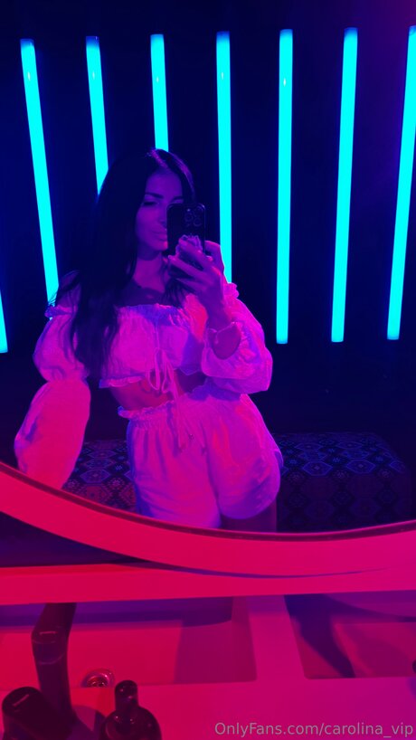 Naakte gelekte OnlyFans-foto van Carolinedeam