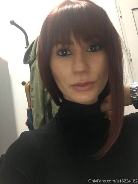 Naakte gelekte OnlyFans-foto van Radosveta