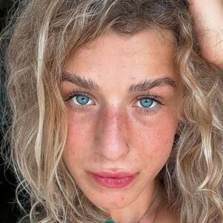 Nacktes geleaktes OnlyFans-Foto von Zoe Elise Freedman
