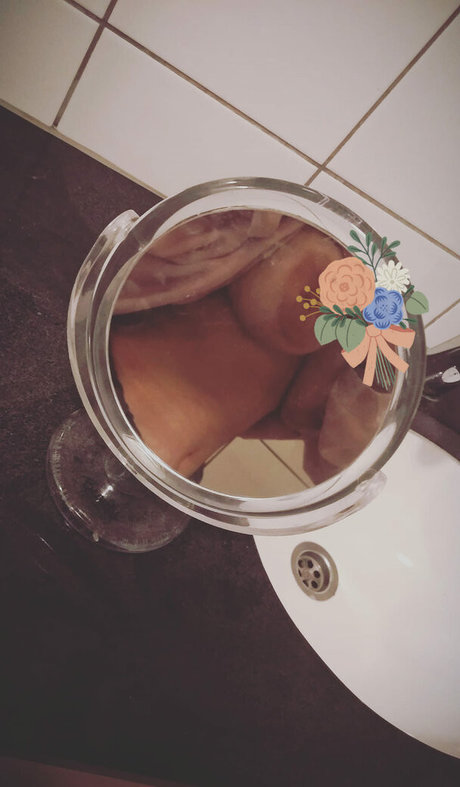 Naken läckt OnlyFans-bild av Walicwaswszvstkich