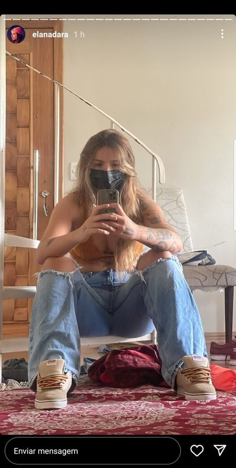 Nacktes geleaktes OnlyFans-Foto von Elana Dara