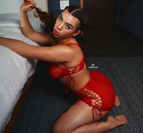Naken läckt OnlyFans-bild av Therubiered