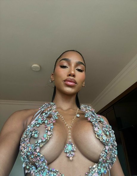 Naken läckt OnlyFans-bild av Virginia Sanhouse
