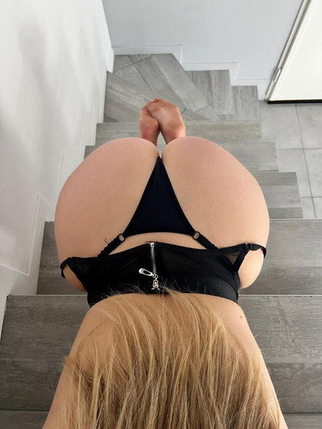 Naakte gelekte OnlyFans-foto van Marine Rossi