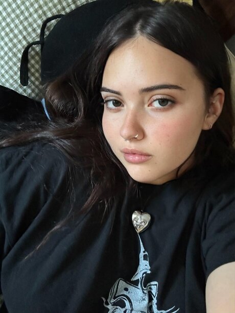 Nøgent lækket OnlyFans-billede af Violet Harmon