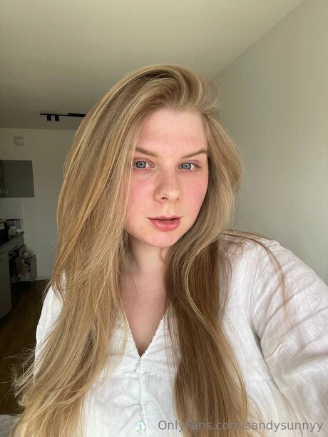 Naken läckt OnlyFans-bild av Sandysunnyy