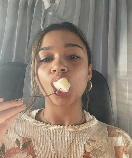 Naken läckt OnlyFans-bild av Madison Bailey