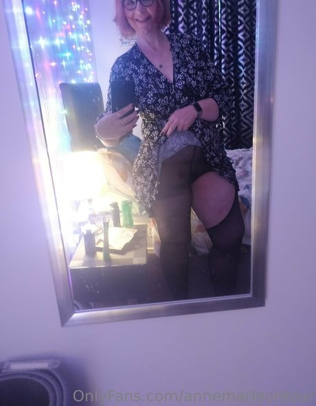 Nahá fotka uniklých OnlyFans od Annemarieontour