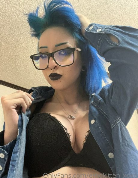 Alasti lekkinud OnlyFans-i pilt Emokittenxoxo