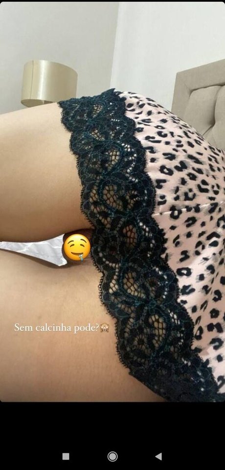 Naken läckt OnlyFans-bild av Leticia Dias