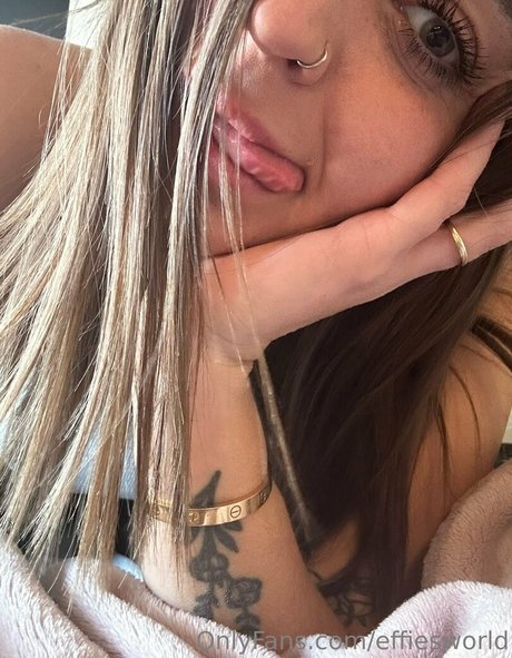Naken lekkede OnlyFans-bilde av Effiesworld