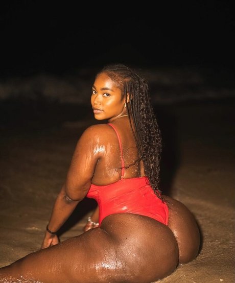 Naken läckt OnlyFans-bild av Teresa Lavae