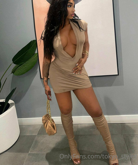 Naken läckt OnlyFans-bild av Tokyo Stylez