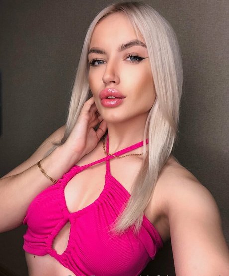 Naakte gelekte OnlyFans-foto van Sinfulmonrovip