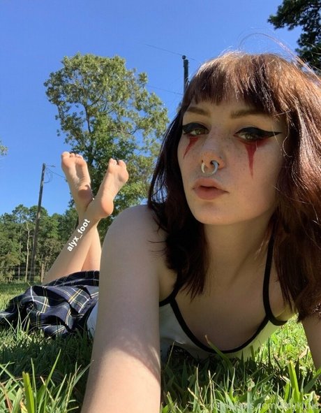 Alasti lekkinud OnlyFans-i pilt Tinykittie