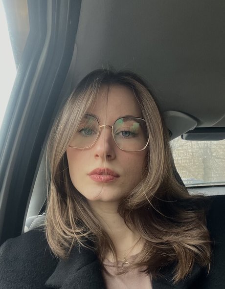 Naken läckt OnlyFans-bild av Toma Efremova