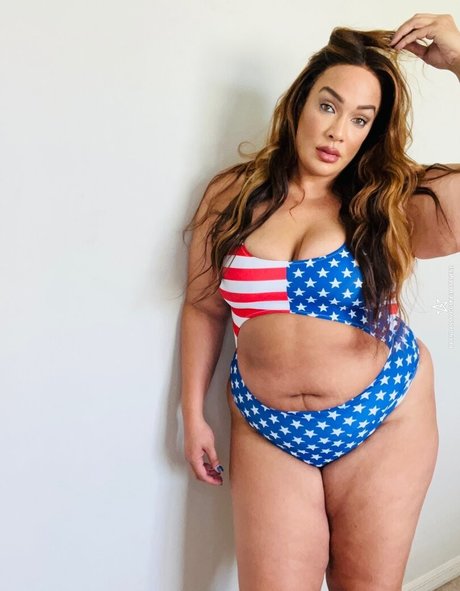 Nacktes geleaktes OnlyFans-Foto von Nia Jax