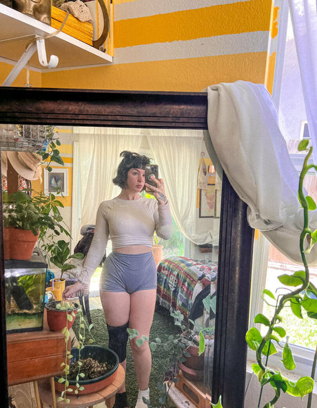 Photo nue de fuite OnlyFans de Likethebugortheletter