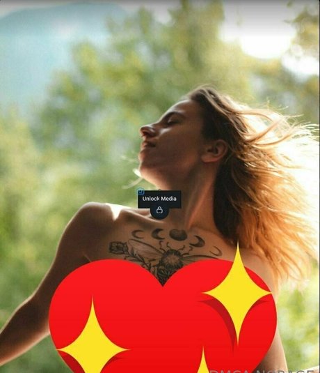 Nacktes geleaktes OnlyFans-Foto von Noragefree