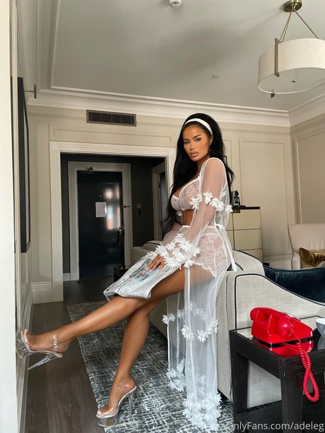 Adele Grisoni OnlyFansリークヌード写真