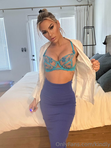 Nacktes geleaktes OnlyFans-Foto von Kindly Myers