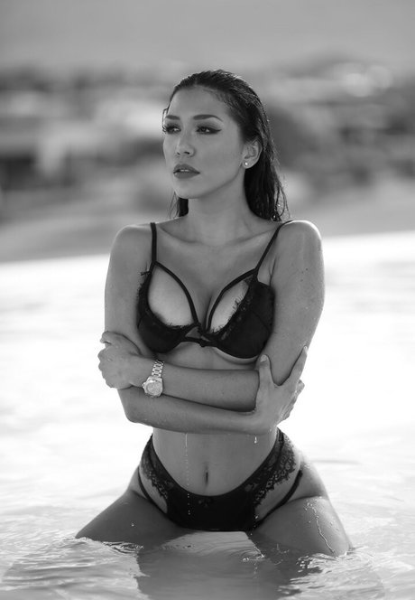 Lizzy Acosta