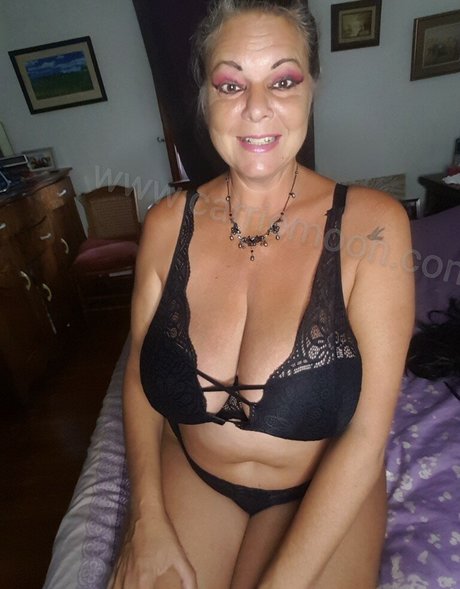Carrie Moon