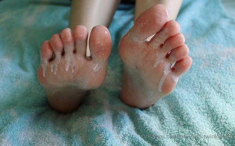 Naakte gelekte OnlyFans-foto van Princesstwinkletoes