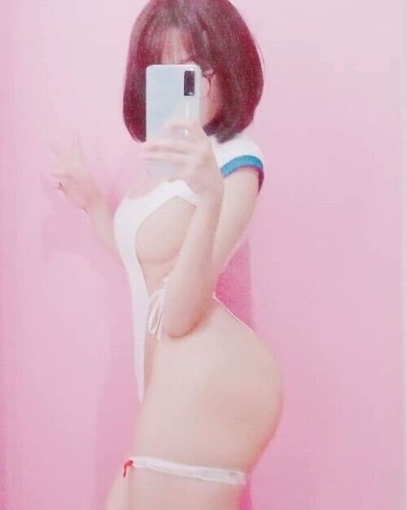 Naken läckt OnlyFans-bild av Eimiruwu