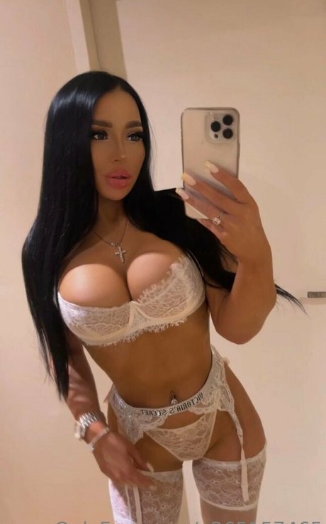 Naakte gelekte OnlyFans-foto van Kristina Kliuchnyk