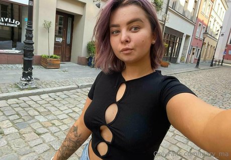 Alaston vuotanut OnlyFans-kuva Maryma